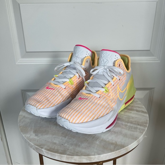 Nike LeBron Basketball Sneakers - Picture 1 of 6